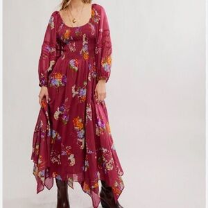 Free People
Morning Glory Floral
Smocked Long
Sleeve Maxi Dress